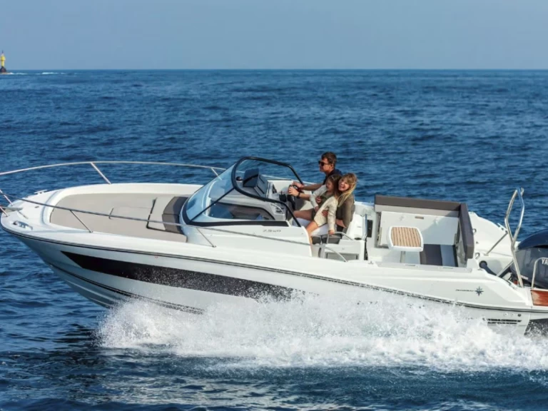 Bateau à moteur à louer à Marina de Palamós au meilleur prix