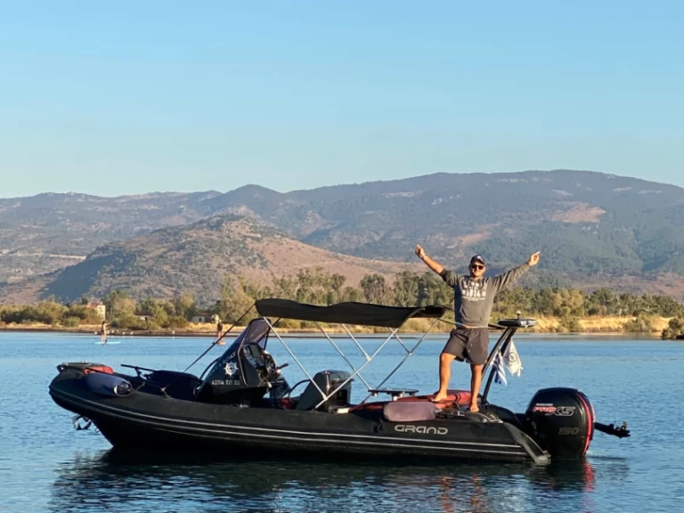 Louer Semi-rigide avec ou sans skipper Grand Boats à Plomári
