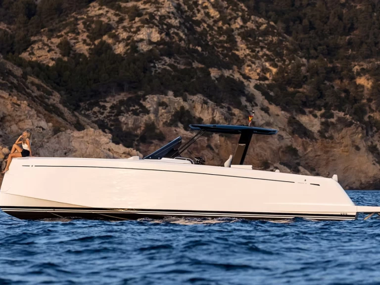 Louez un Pardo Yachts Pardo 38 à Saint-Tropez