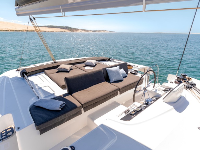Catamaran à louer à Álimos au meilleur prix