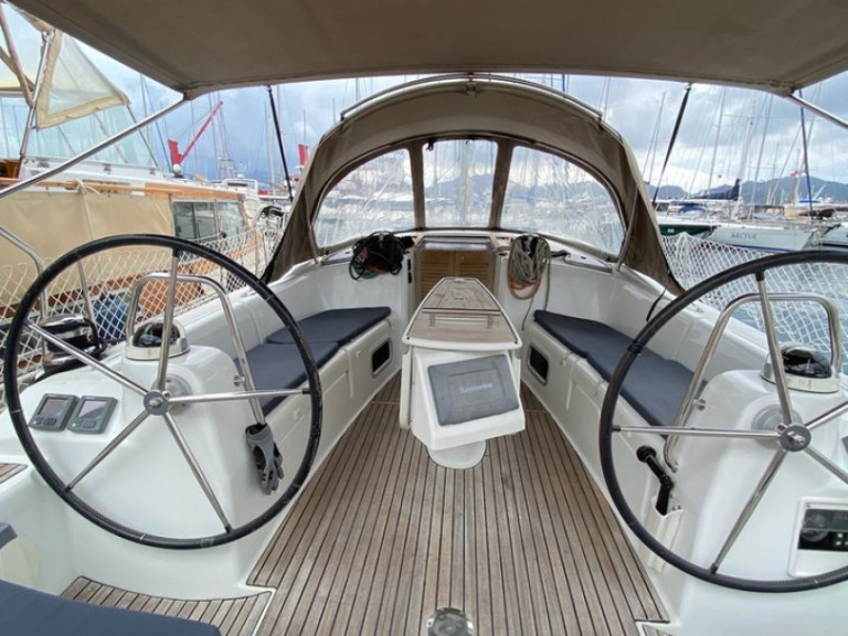 Bénéteau Oceanis 43 a louer à Adaköy