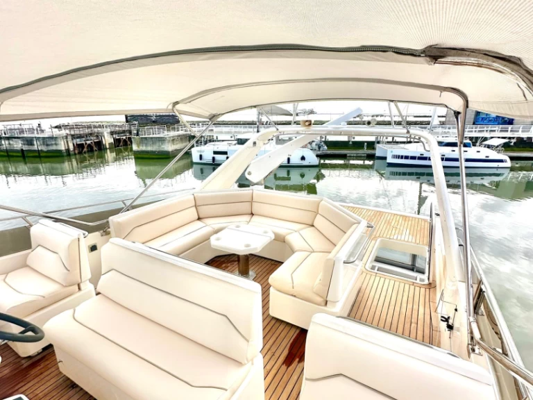 Louez un Princess 65 à Lisbonne
