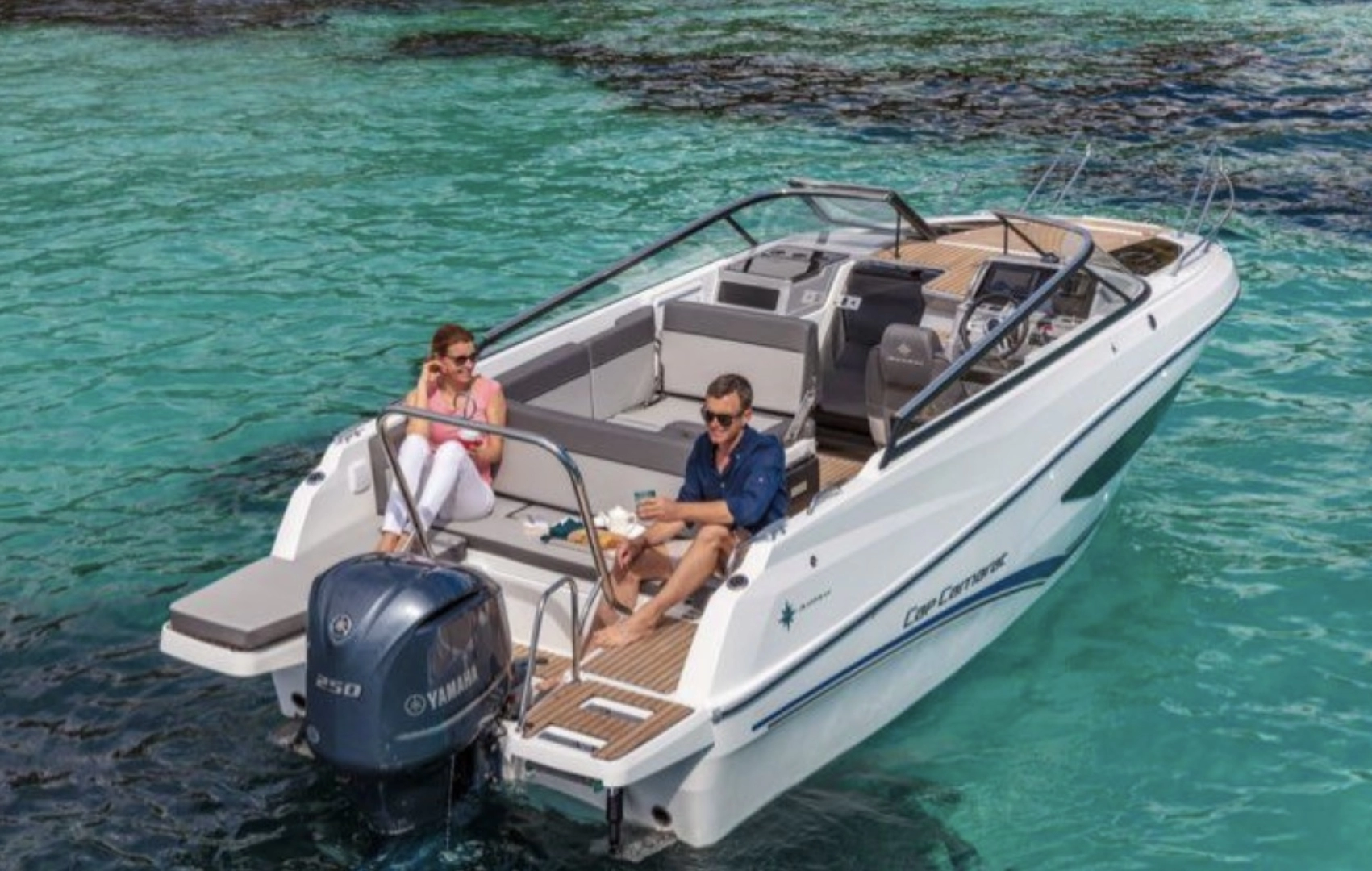 Louer Bateau à moteur avec ou sans skipper Jeanneau à Saint-Aygulf