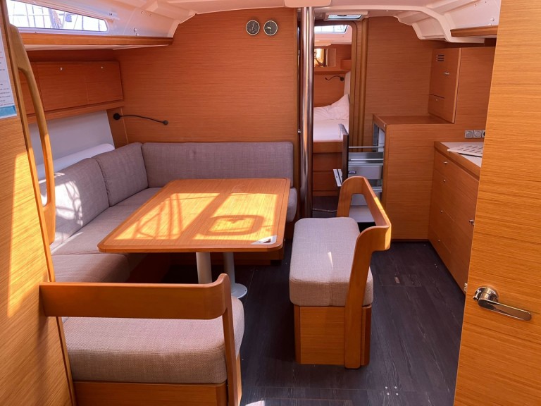 Location bateau Furnari pas cher Dufour 430 Grand Large