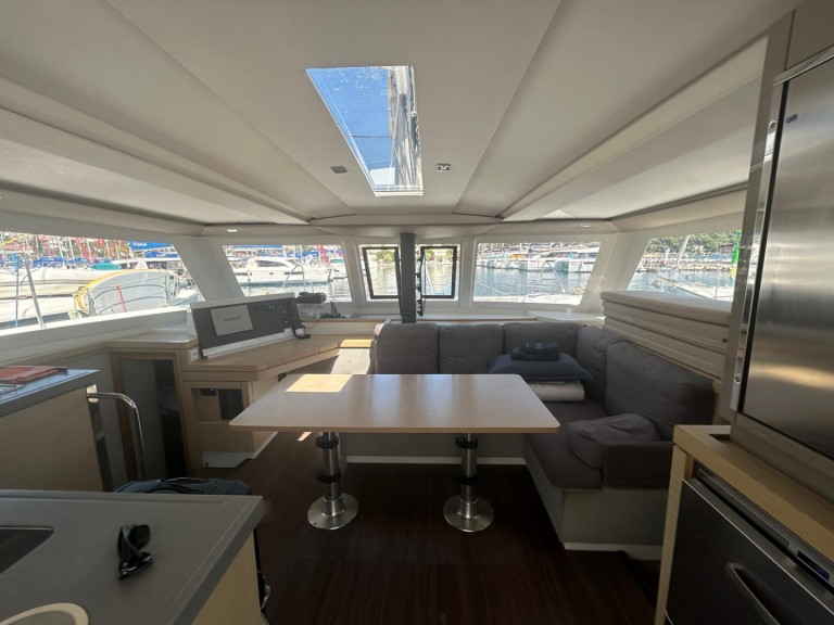 Location à Marina (Ville) - Fountaine Pajot Lucia 40 sur SamBoat