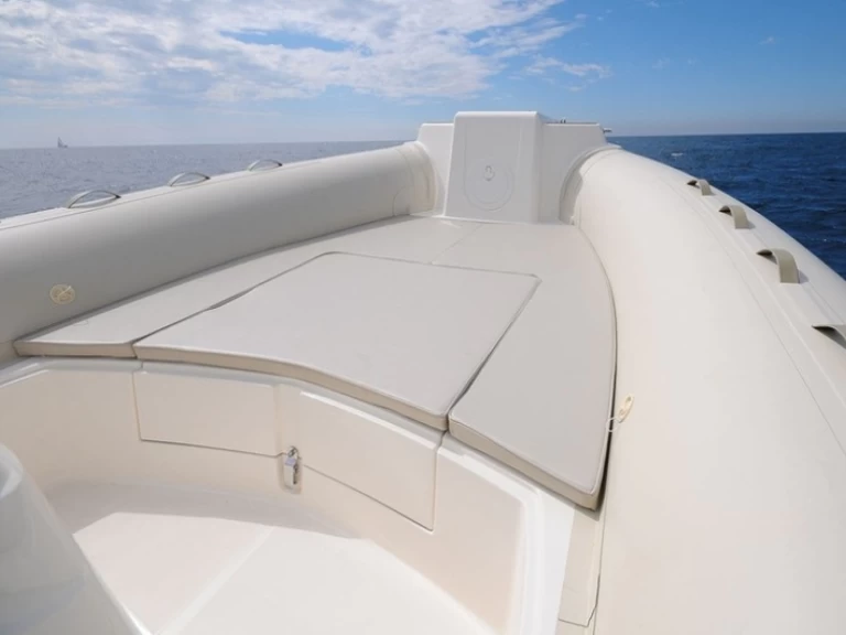 Location Semi-rigide à Hyères - Capelli Capelli 770