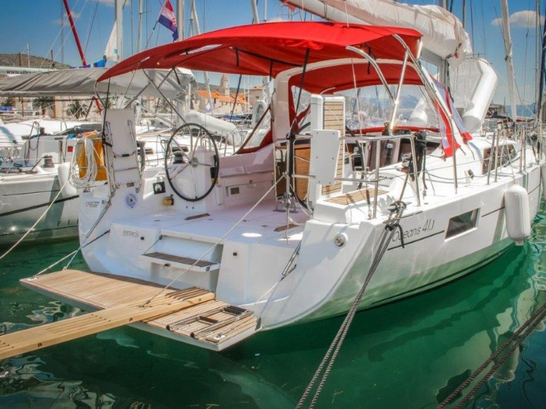 Location bateau Bénéteau Oceanis 41.1 à Pomer sur Samboat