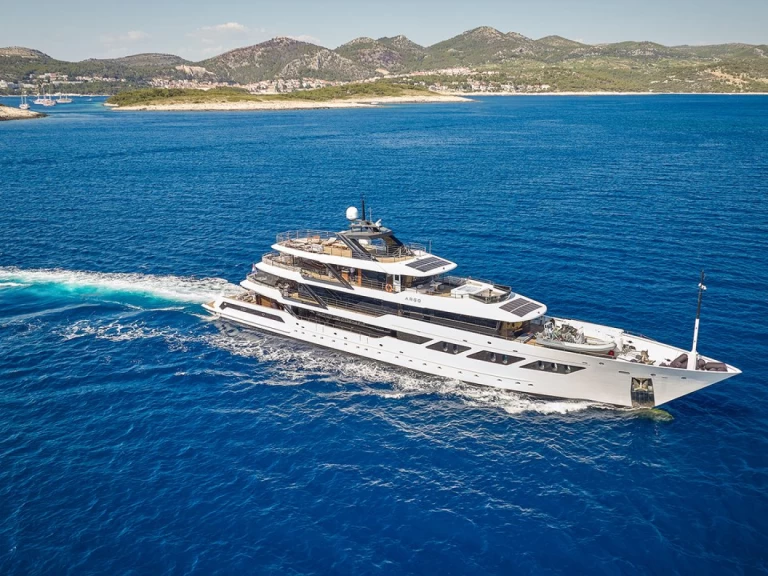 Location Yacht Custom Made avec permis