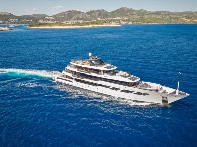 Location Yacht Custom Made avec permis