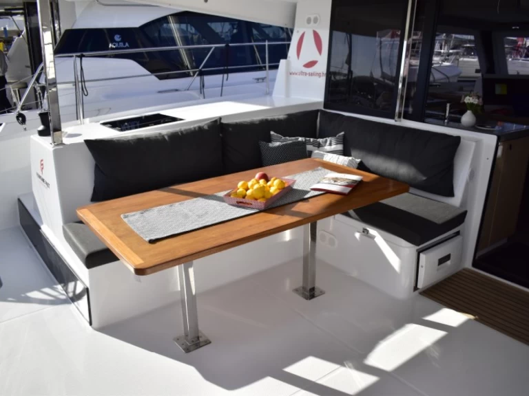 Location Catamaran Fountaine Pajot avec permis