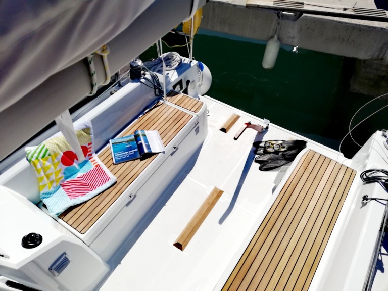 Bénéteau Oceanis 30.1 a louer à Pomer