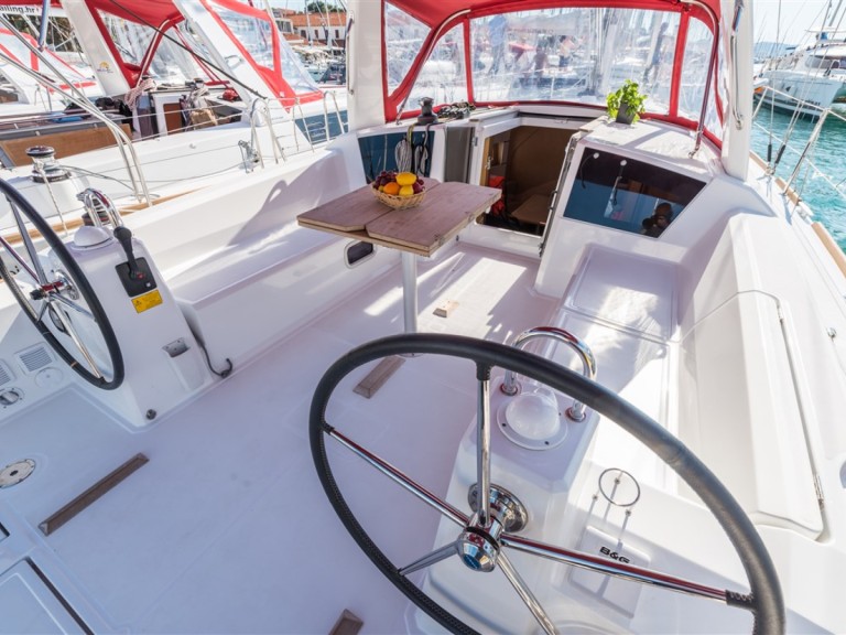 Louer Voilier avec ou sans skipper Bénéteau à Pomer
