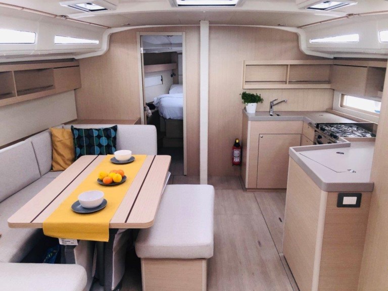 Bénéteau Oceanis 40.1 a louer à Split