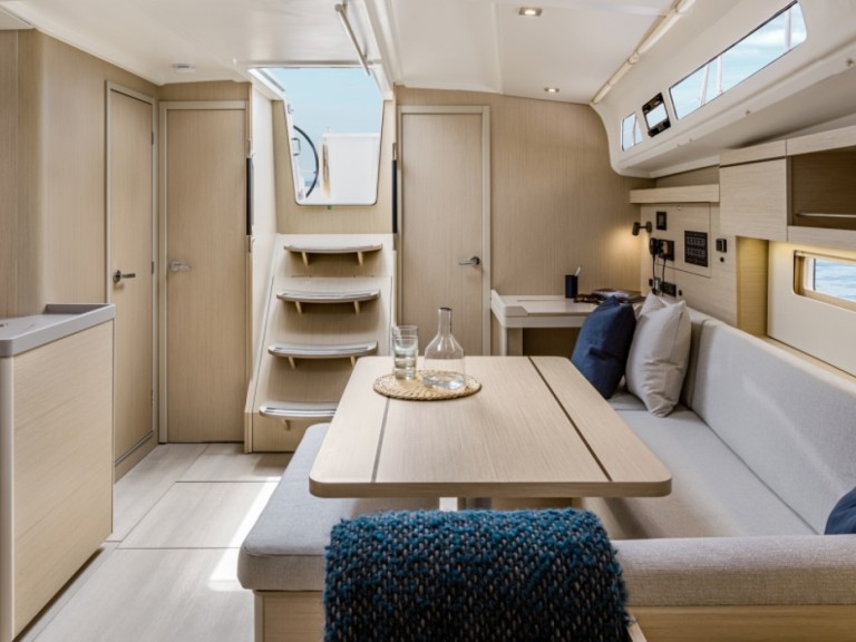 Bénéteau Oceanis 40.1 a louer à Pomer