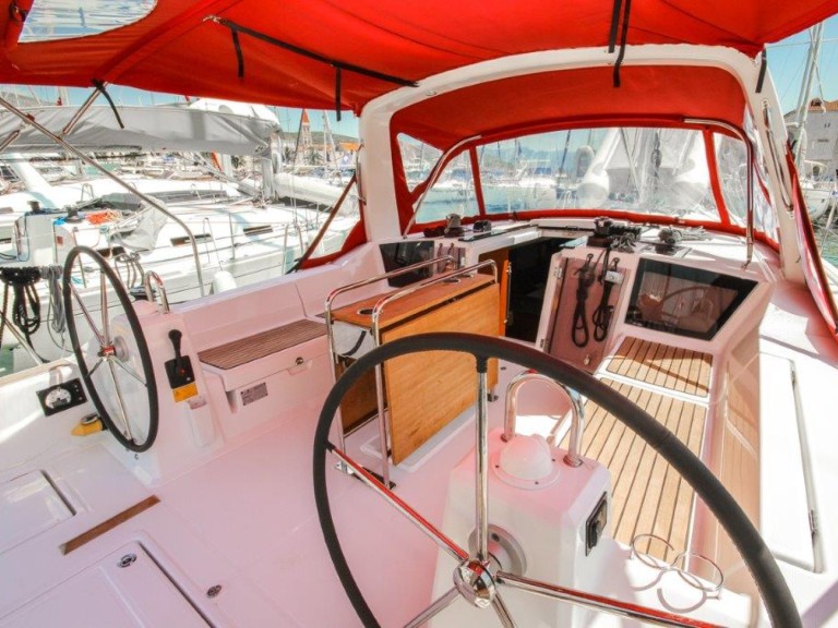 Louez un Bénéteau Oceanis 41.1 à Pomer