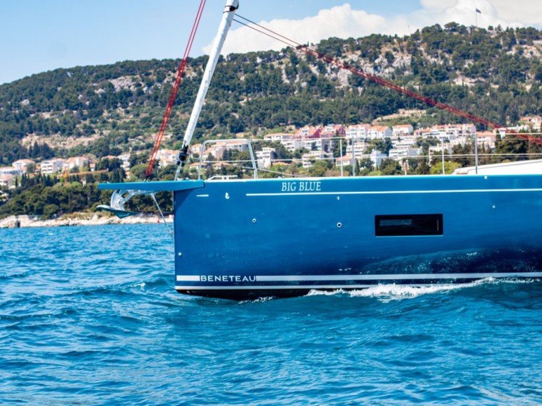 Louez un Bénéteau Oceanis 54 à Seget Donji