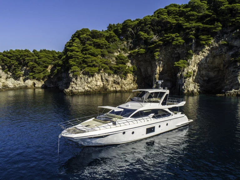 Location bateau Trogir pas cher Azimut 66