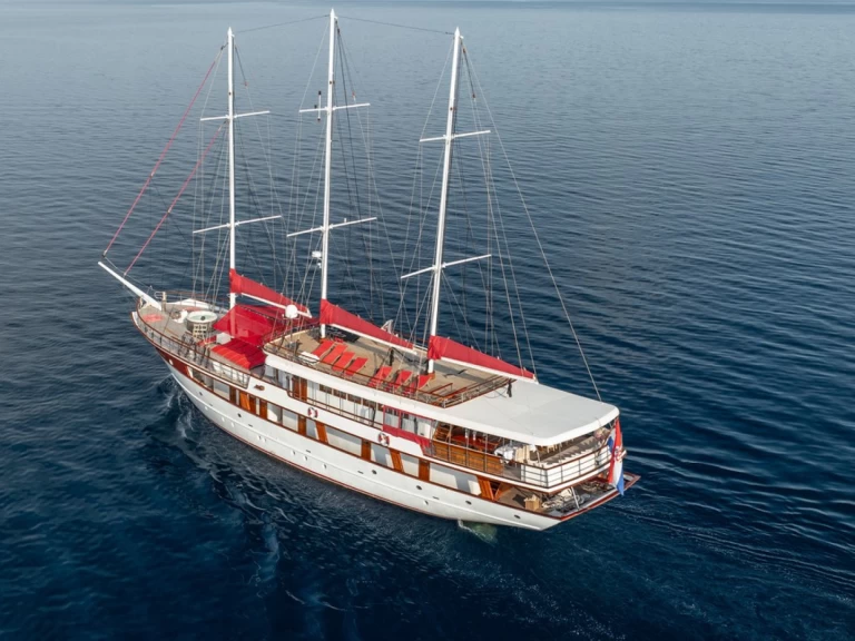 Custom Made Barbara a louer à Split