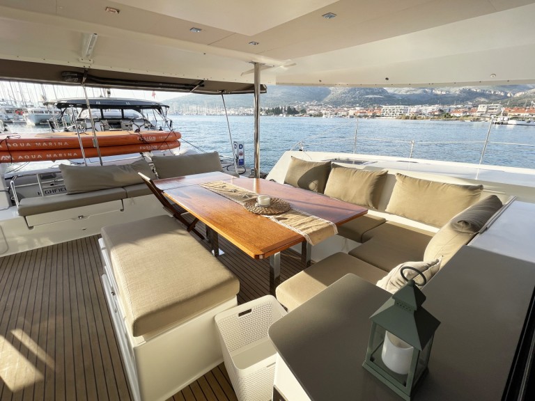 Location bateau Olbia pas cher Saba 50