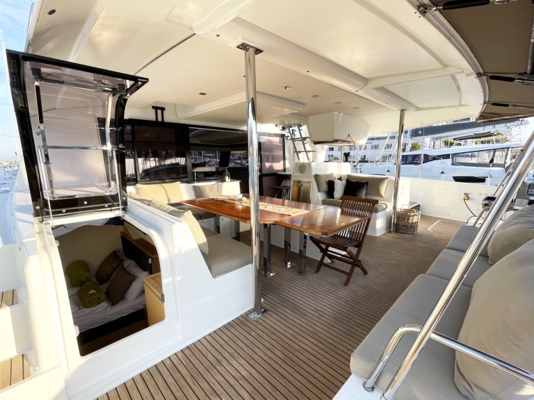 Location Catamaran à Olbia - Fountaine Pajot Saba 50