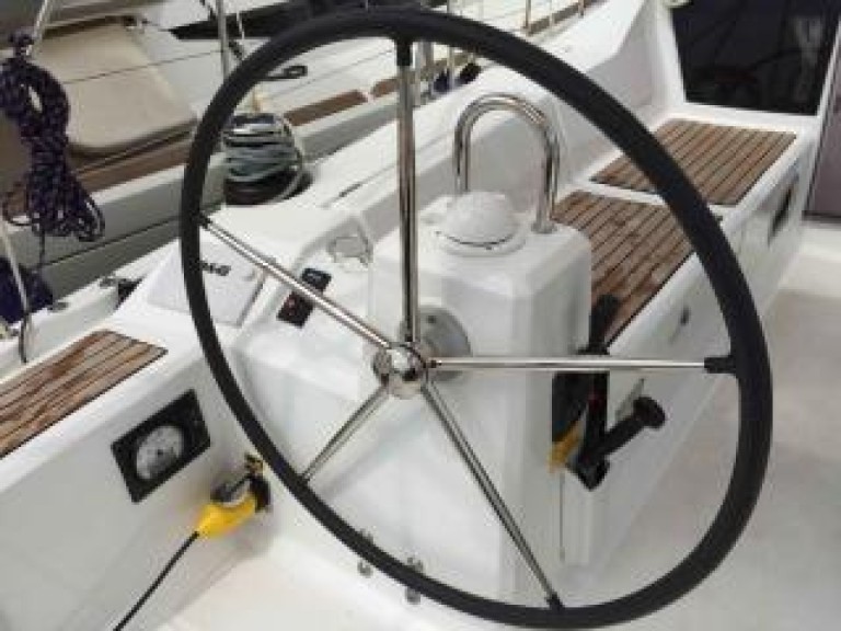 Louez un Bénéteau Oceanis 41.1 à Komolac