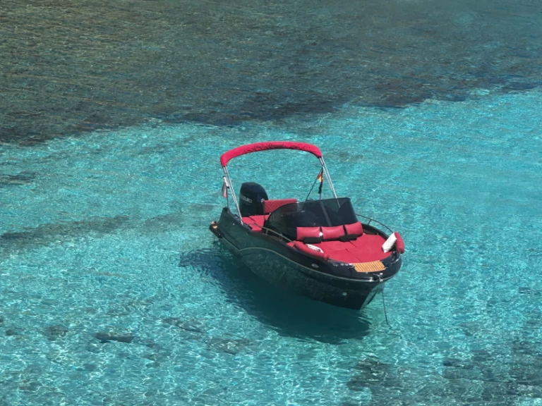 Location bateau black boats black ruby à San Antonio Port sur Samboat