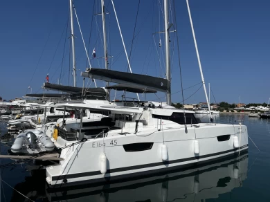 Katamaran mit oder ohne Skipper Fountaine Pajot mieten in Sukošan