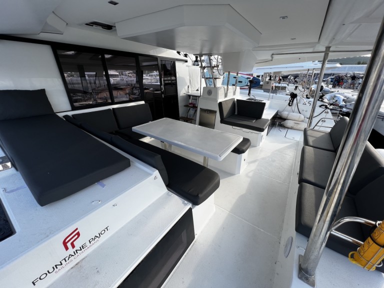 Louer Catamaran avec ou sans skipper Fountaine Pajot à Sukošan