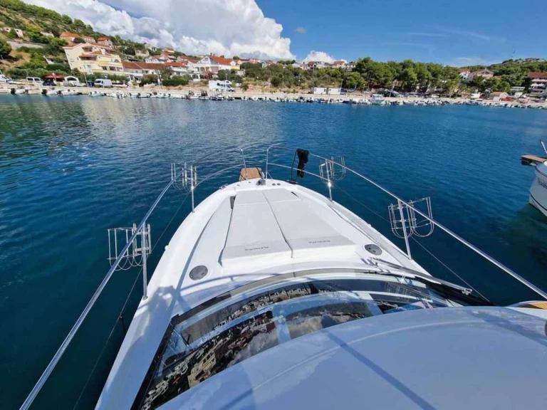 Odysseya Yachts Platinum 40 a louer à Murter-Kornati