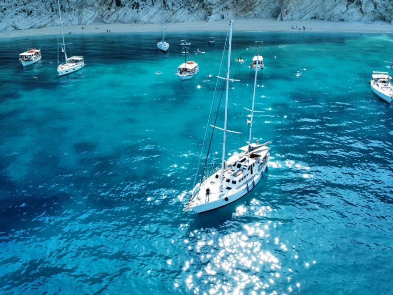 Louez un  Ketch  à Fiskardo Marina