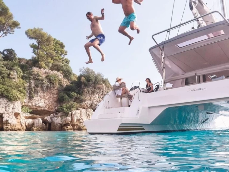 Catamaran à louer à Ornós au meilleur prix