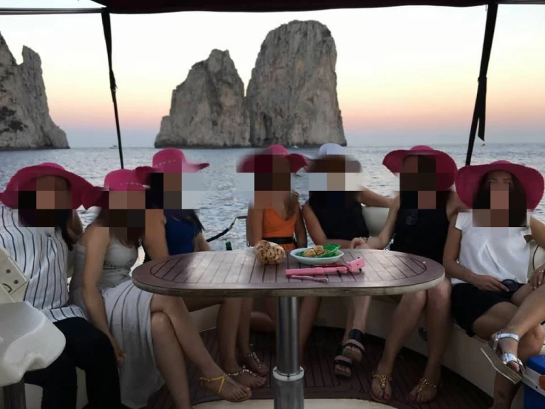 Location bateau Naples pas cher Gozzo napoletano veloce 