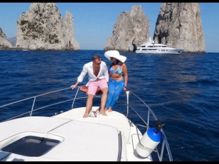 Louer Bateau à moteur avec ou sans skipper Darlin à Naples