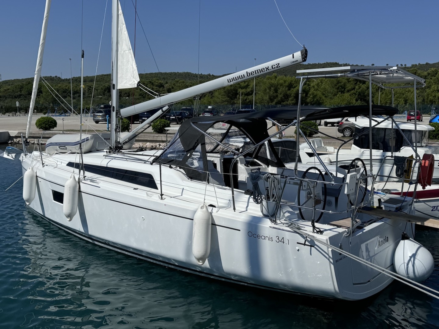 Bénéteau Oceanis 34.1 eco solar sailboat charter in Sukošan, Croatia