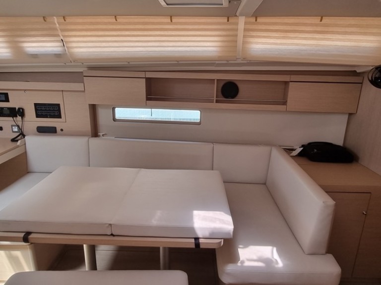 Location à Cugnana Verde - Bénéteau Oceanis 40.1 sur SamBoat