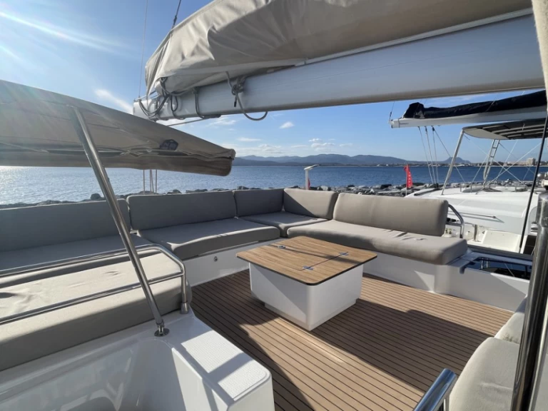 Location à Saint-Raphaël - Fountaine Pajot Aura 51 sur SamBoat