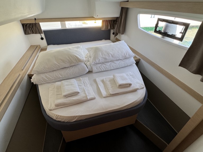 Catamaran à louer à Sukošan au meilleur prix