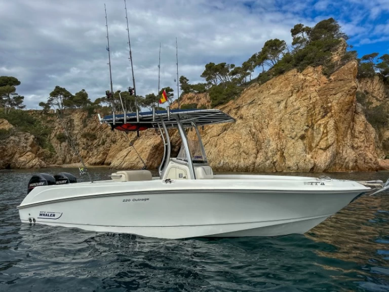 Louer Bateau à moteur avec ou sans skipper Boston Whaler à Marina de Palamós