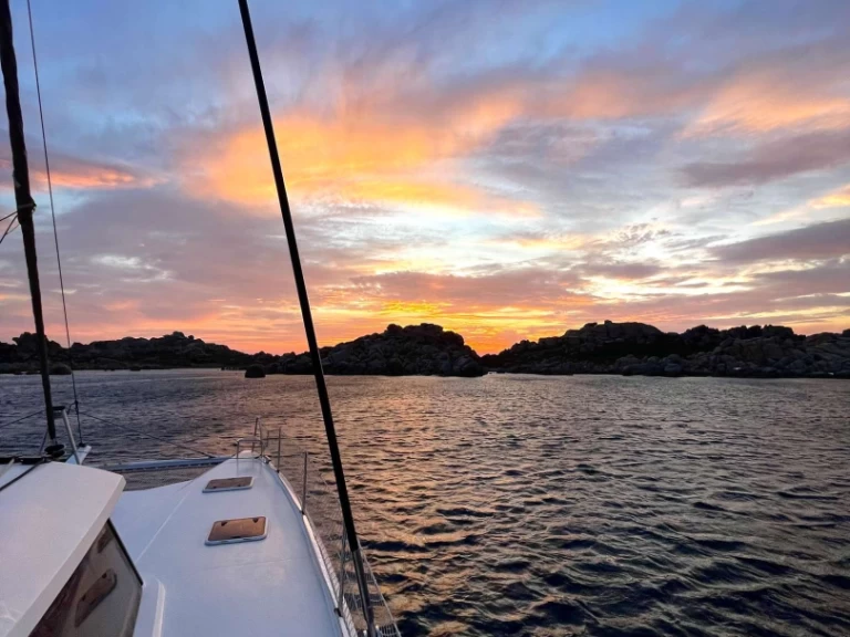 Catamaran à louer à Tivat au meilleur prix