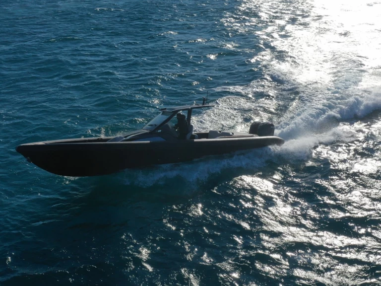 Technohull Explorer 40 a louer à Órmos Bay