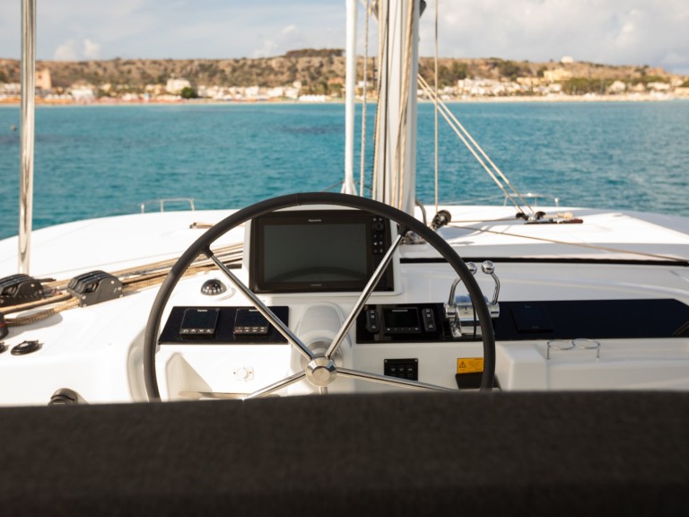 Louer Catamaran avec ou sans skipper Lagoon à Cugnana Verde