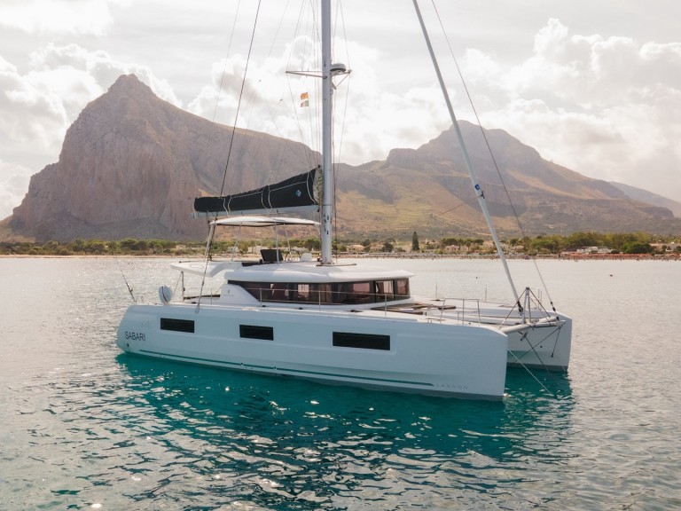 Louer Catamaran avec ou sans skipper Lagoon à Cugnana Verde