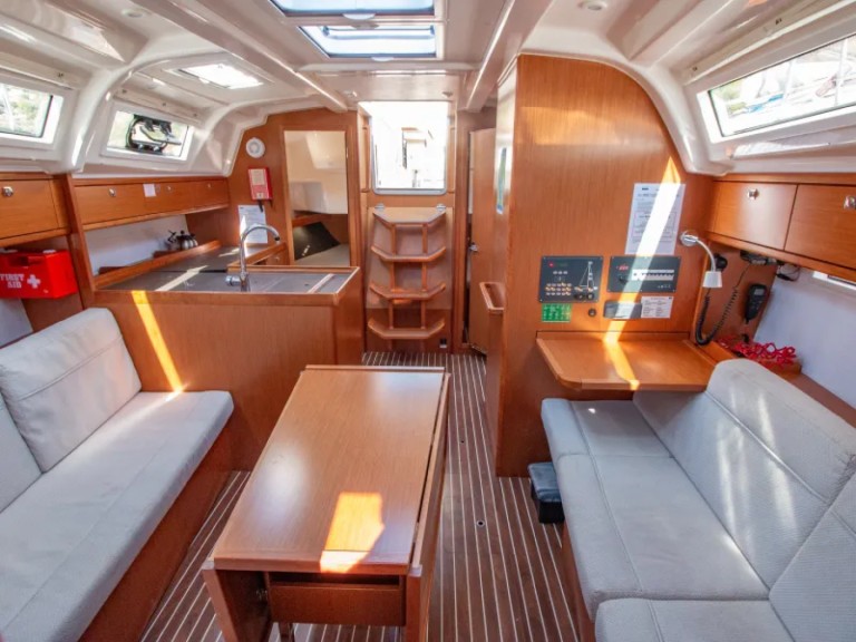 Location bateau Nikiána pas cher Bavaria 37