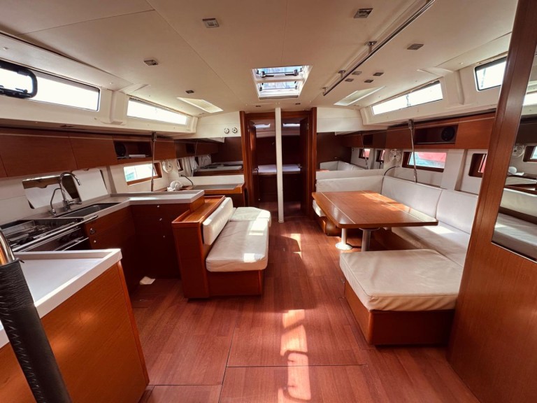 Location à Álimos - Bénéteau Oceanis 51.1 sur SamBoat