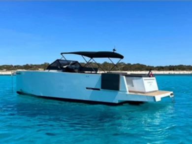 Noleggiare una DE ANTONIO Yachts 33 a Ibiza (Ville)