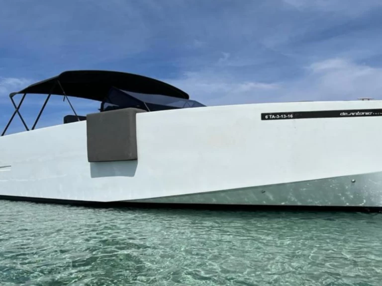 Location Bateau à moteur à Ibiza (Ville) - DE ANTONIO Yachts 33