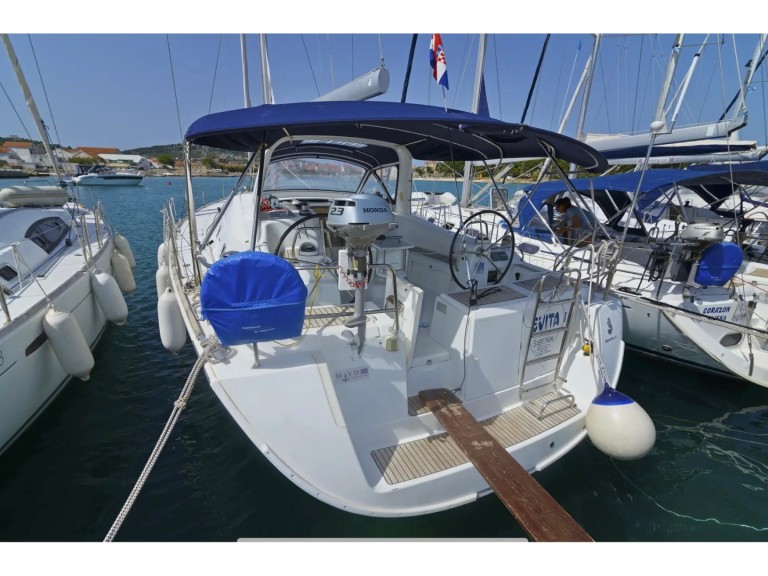 Location bateau Betina pas cher Oceanis 50 Family
