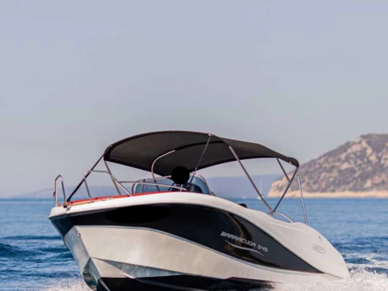 Location Bateau à moteur Okiboats avec permis