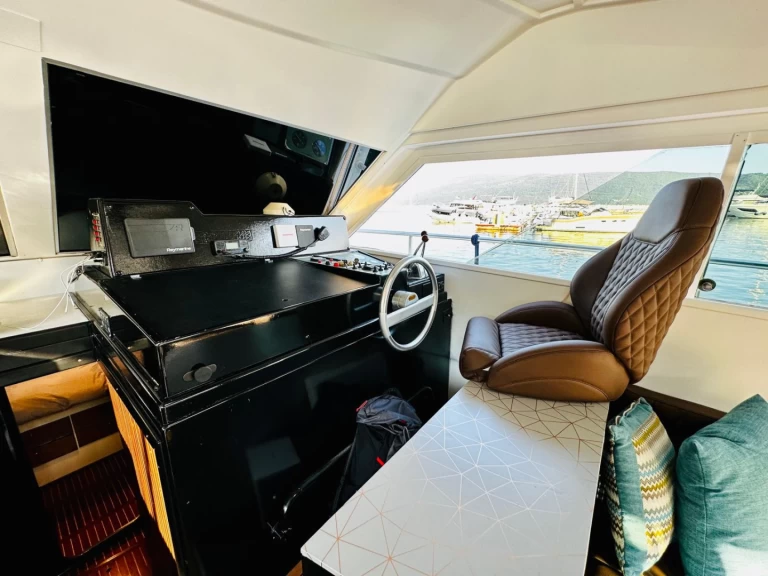 Location Yacht à Vlora - Ferretti Altura 39