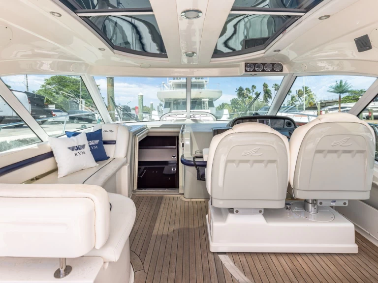 Location bateau Miami pas cher Sea Ray 540 Sundancer